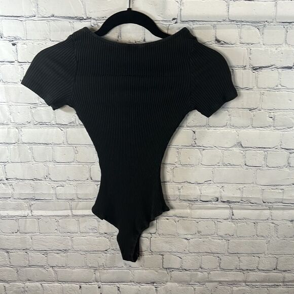 👗 Princess Polly Ribbed Black Bodysuit - Thong - Size 0 - Picture 3 of 3